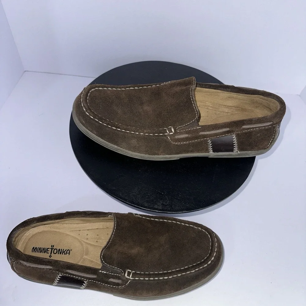 Minnetonka Brown Leather Loafer Shoes‎ Size 9.5 Slip On Boat Moc Toe ManMade